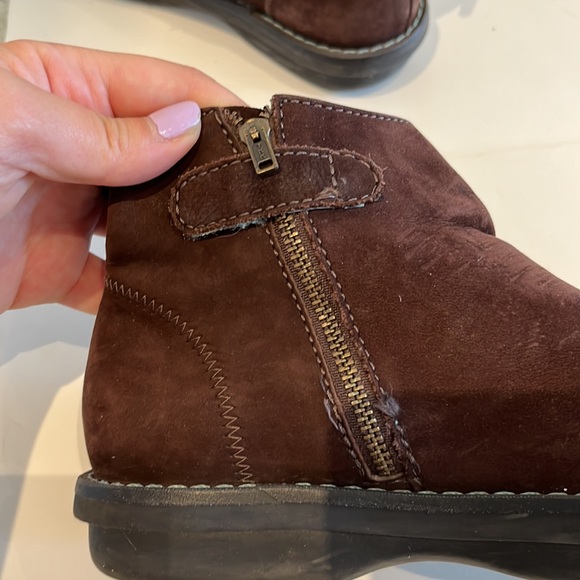 Gap Kid’s Fall Brown Suede Leather Boots, Size 1 - Picture 7 of 7